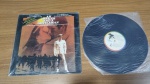 Lote com Lp disco de Vinil "An officer and a Gentleman",capa com sinais de uso e manuseio, pode haver desgaste ou mofo. Disco pode conter poeira e riscos, mesmo que superficiais, podendo ocasionar algum nível de ruído na audição.Itens vendidos no estado que apresentam as fotos, qualquer dúvida por gentileza entrar em contato com nosso Whatsapp (24)992260836 para esclarescimentos até o dia anterior ao pregão