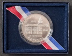 Estojo Estados Unidos 2001 - 1 Dolar Prata (.900) - 26,73 g - 38,1 mm - KM-324 - Edição Comemorativa Centro de Visitantes do Capitólio dos EUA.
