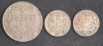 3 Moedas Prata Portugal - 2,5 Escudos 1942 - 1944 Prata (.650) - 3,5 g - 20,5 mm - 10 Escudos 1940 Km- 582 - Prata (.835) - 12,5 g - 30 mm.