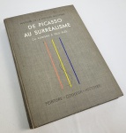 DE PICASSO AU SURRÉALISME DU CUBISME A PAUL KLEE. EDITORA: ALBERT SKIRA (GENÈVE/PARIS), UM DOS NOMES MAIS PRESTIGIADOS DA HISTÓRIA EDITORIAL DE ARTE.ANO DE PUBLICAÇÃO: 1950.ESCRITO PELO INFLUENTE CRÍTICO DE ARTE FRANCÊS MAURICE RAYNAL. O GRANDE DIFERENCIAL: A INOVAÇÃO GRÁFICANA DÉCADA DE 1950, A REPRODUÇÃO DE CORES NA IMPRESSÃO GRÁFICA AINDA ERA MUITO IMPERFEITA. O EDITOR ALBERT SKIRA REVOLUCIONOU O MERCADO COM ESTE LIVRO AO UTILIZAR ILUSTRAÇÕES COLADAS MANUALMENTE (TIPPED-IN COLOR PLATES). O LIVRO POSSUI CERCA DE 112 PRANCHAS COLORIDAS DE ALTÍSSIMA QUALIDADE TÉCNICA. CADA IMAGEM COLORIDA ERA IMPRESSA SEPARADAMENTE EM UM PAPEL ESPECIAL E DEPOIS COLADA PELAS BORDAS DIRETAMENTE NAS PÁGINAS DO LIVRO DE GRANDE FORMATO (APROXIMADAMENTE 35 CM DE ALTURA).  O FOCO DA OBRA É MAPEAR A TRANSIÇÃO CRONOLÓGICA E CONCEITUAL DAS VANGUARDAS. O LIVRO DEFENDE QUE A ARTE MODERNA SEGUIU UM FIO CONDUTOR RACIONAL E EMOCIONAL. COMEÇOU COM A DESCONSTRUÇÃO GEOMÉTRICA DO CUBISMO (LIDERADA POR PICASSO).PASSOU PELA VELOCIDADE MECÂNICA DO FUTURISMO E PELO MISTICISMO DO CAVALIER BLEU. DESAGUOU NO INCONSCIENTE, NOS SONHOS E NO ABSURDO PROPOSTOS PELO MOVIMENTO DADA E PELO SURREALISMO.ENCONTROU A MATURIDADE ABSTRATA NAS COMPOSIÇÕES POÉTICAS E MUSICAIS DE PAUL KLEE . 35 X 26 CM 