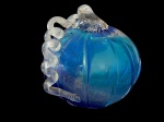 Murano - Antiga e linda escultura italiana em murano no tom azul Tiffany , representando fruta com detalhe do caule retorcido , mede 20 cm
