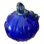 Murano - Antiga e linda escultura italiana em murano no tom azul Tiffany , representando fruta com detalhe do caule retorcido , mede 20 x 23 cm altura