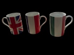 Trio de canecas em porcelana eropéia com bandeiras , Italia, França e Inglaterra,  talves nunca usadas