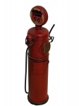 Peça decorativa , em latão representando bomba de gasolina , route 66 , tom de vinho, mede