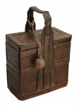 Antiga cesta, marmiteiro oriental em bambú transado, 3 divisórias com alça, mede 35x25x18 cm largura