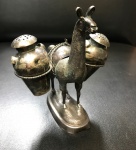 Linda jogo de serviço de condimentos em formato de lhama em PRATA DE LEI 925 - contrastada - Mede: 7 x 10 cm  - Peso:  160 g 