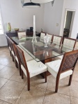 Magnífico Conjunto de Jantar Contemporâneo  Mesa com Tampo de Vidro e 8 Cadeiras em Madeira de Lei c/ 10 cadeiras estofadas.   - Mede: 120 x 240 cm - a agendar a retirada na casa do cliente