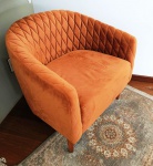 Poltrona em tecido metalassê - Bem conservada  - Mede: 75 x 60 cm -  a agendar a retirada na casa do cliente