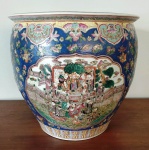 Grande Vaso Aguario chinês em padrão satsuma com belíssimos desenhos orientais - selo vermelho . Mede: xx cm