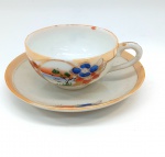 7)- Xícara Chinesa  pequena ,fina porcelana,pintada a mão, século XIX.