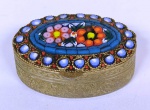 Porta comprimidos em metal com tampa articulada com desenhos florais esmaltados.- (MARG13)