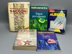 Conjunto prático de obras de referência essenciais para o cotidiano, estudantes e tradutores. O conjunto inclui o Minidicionário Sacconi da Língua Portuguesa, conhecido pela ênfase em divisões silábicas e classificações gramaticais, e a edição clássica do Minidicionário Aurélio da Língua Portuguesa. A coleção é complementada pelo Dicionário de Língua Portuguesa da Melhoramentos, que oferece mais de 40.000 verbetes e 50.000 definições, além de dois volumes voltados para o idioma inglês: o Dicionário de Inglês da Melhoramentos, com mais de 15.000 verbetes e expressões idiomáticas, e o Dicionário Inglês-Português/Português-Inglês de Amadeu Marques e David Draper. Este lote constitui um suporte completo para consultas rápidas de vocabulário, gramática e traduções.