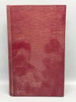 LIVRO DE HISTÓRIA: IDADE MODERNA - A obra oferece uma análise aprofundada das transformações intelectuais e culturais da época, abordando figuras fundamentais como Coluccio Salutati, Lourenço Valla, Cosme de Médicis, Marcilio Ficino e Pico de Mirândola. O texto detalha o desenvolvimento da filologia clássica, o entusiasmo pelo helenismo, a influência da Academia Florentina e as mudanças no pensamento filosófico e artístico. Além disso, o livro é ilustrado com referências visuais históricas, destacando a reprodução de um fresco de Pintoricchio na Catedral de Siena, que representa Eneas Silvio Piccolomini dirigindo-se ao Concílio da Basileia. O exemplar possui encadernação em capa dura na cor vermelha, apresentando aspecto sóbrio e conservação adequada para leitura e consulta.