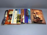 Lote composto por sete edições da renomada revista francesa "Connaissance des Arts", abrangendo publicações entre 1967 e 1976. O conjunto oferece uma ampla cobertura de temas variados, desde a análise de mestres como Rembrandt até tópicos como o estilo Art Déco na decoração, arqueologia e artes decorativas.