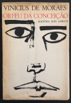 livro - Orfeu da Conceição - Vinicius de Moraes - desenhos de Carlos Scliar - Editôra Dois Amigos -1956 - 87 p. -  brochura com marcas do tempo na capa - miolo levemente amarelado - (23x16)cm.