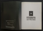 livro - Fotografia em Revista - vários autores - FAAP - Ed. Abril - 2011 - 292 p. - capa dura e parte interna em ótimo estado de conservação - (27x21)cm.