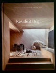 livro - Resident Dog: Incredible Dogs and The International Homes They Live In  - Nicole England - Quadrille - 2020 - idioma ingles - 272 p. - capa dura com parte interna em ótimo estado de conservação - (29x23)cm.