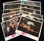 cinema nacional - A Super Fêmea - com Vera Fischer - pornochanchada - lote com 12 lobby cards - em bom estado de conservação - algumas marcas do tempo nas bordas dos cartazes - 1 dos cartazes com pequeno rasgo na parte superior esquerdo - (28x35)cm.