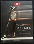 livro - Tributo a Michael 1958-2009 : O Rei do Pop em fotos como você nunca viu - Robert Sullivan - Chris Tunwell (tradução) - Life Books  - 2009  - 80 p. - capa dura e parte interna em excelente estado de conservação - (28,5x21,5)cm.