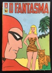 HQ - O Fantasma - Nº 33 - A Mulher Tigre - Saber - 1972 - 96 p. - brochura com as capas em bom estado de conservação - miolo amarelado com a primeira pagina colada com fita adesiva a contracapa - nome e data de antigo dono no alto da primeira pagina - (20x14)cm.