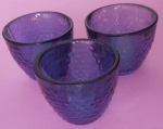 Trio de vaso decorativo em vidro grosso azul com bolhas azuis made in spain acompanha velas medindo 8x7x4 cm.
