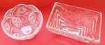 Bowl em cristal lapidado medindo 12x10x6 cm. E floreira em vidro  retangular com folhagens em baixo relevo medindo 15x10 cm.