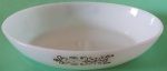 Travessa vintage colorex em vidro opalino com arabesco marrom medindo 27x21x6 cm.