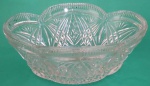 Fruteira antiga em cristal lapidado trabalhada medindo 26x13x16 cm.