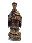 ANTIGA IMAGEM SACRA EXECUTADA EM MADEIRA REPRESENTANDO SANTO ANTONIO. RESQUÍCIO DE POLICROMIA. CONFORME FOTOS. MEDINDO 19.5 X 4 X 7 CM