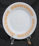 TERMO REY - ANTIGO PRATO EM VIDRO OPALINADO MODELO GRAVATINHA. COM BICADINHO. MEDINDO 23 CM