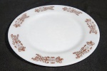 COLOREX - ANTIGO PRATO PARA BOLO EM VIDRO OPALINADO DECORAÇÃO ARABESCOS. MEDINDO 30.5 CM