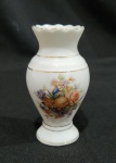 VASINHO EM PORCELANA BRANCA COM DECORAÇÃO FLORAL. MARCA RAMI. MEDINDO 10 X 6 CM