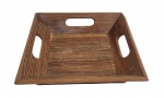BANDEJA QUADRADA EXXECUTADA EM PINHO DE RIGA COM QUATRO PEGAS. MEDINDO 5 X 24.5 X 24.5 CM