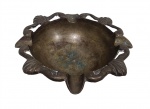 ANTIGO CINZEIRO EXECUTADO EM BRONZE. MEDINDO 4 X 14 CM