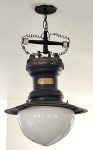 GENERAL ELETRIC - Antigo lustre Thomson importado - em latão acabamento em porcelana e cúpula em vidro leitoso - 75x42 cm - necessitando limpeza e mínimos desgastes do tempo e do uso - indicado revisão na fiação.