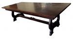 Mesa de jantar em madeira torneada envernizada - 66x260x110 cm - necessitando retoques no verniz.