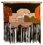 Tapeçaria de parede em lã 118x103 cm - acompanha suporte em madeira 116 cm.