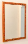 Espelho 66x44 cm - em moldura de madeira pintada a mão 73x53 cm.