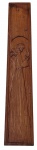 Decorativo de parede em madeira entalhada - 65x11 cm.