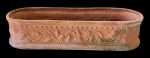 Floreira em cerâmica - 10x42x14 cm - necessitando limpeza e desgastes do uso. (7)