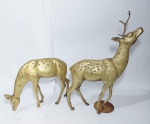 Antigo, Lindo e Grande Casal de Cervos em espesso Bronze  - Medida do maior: 40 x 26 x 6,5 cm. Peso: