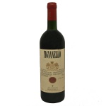 Vinho tinto italiano Tignanello, safra de 1995, um ícone dos vinhos "Super Toscanos" produzido pela renomada vinícola Marchesi Antinori na região da Toscana, Itália. Geralmente elaborado com um blend de uvas Sangiovese, Cabernet Sauvignon e Cabernet Franc. Conhecido por sua cor vermelho rubi intensa, aromas de frutas vermelhas maduras e taninos equilibrados.