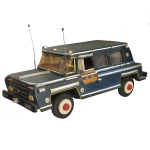 Colecionismo. Carro Rural Willys veraneio em madeira com detalhes em acrílico.  32 x 79 x 35 cm.