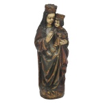 Nossa Senhora do Perpétua Socorro em terracota. 22 x 8 x 5 cm.