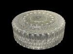 VIDRO, um (1) plafonier confeccionado em vidro translucido com moldagm de esferas, caneluras e losangos em alto relevo, medindo 9x20x13,5cm, apresenta discretos bicados no bocal.