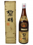 BEBIDA, uma (1) garrafa de saquê japonês, acompanhada de caixa, contendo 720 ml. Sem garantia de integridade do líquido.