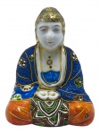 ESCULTURA ORIENTAL, uma (1) escultura representando Buda confeccionada em porcelana no padrão SATZUMA, vestes em policromia, realces florais com adornos em ouro, apresenta falhas na douração e colado no pescoço, medindo 10cm.