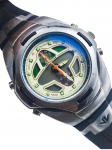 RELÓGIO, um (1) relógio de pulso masculino da marca Promaster, modelo esportivo analógico/digital, caixa em metal prateado, mostrador em tons de creme, verde e cinza, com ponteiros centrais, marcações luminosas, inscrições Eco-Drive, Start/Stop, Date, Light e Mode, pulseira em borracha preta necessitando troca, pontos de oxidação, não testado e sem garantia de funcionamento, caixa medindo 4cm de diâmetro.