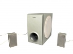 SOM, conjunto de caixas acústicas da marca SONY, composto por um (1) subwoofer modelo SS-WS75 e duas (2) caixas satélites modelo SS-TS60. Peças apresentando sinais de uso e do tempo. Sem testes. Sem garantia de funcionamento, subwoofer medindo 30x16x33cm e caixinhas 13x5x7cm.