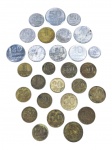 NUMISMÁTICA, vinte e oito (28) moedas brasileiras de modelos, valores e períodos distintos, metais e denominações, incluindo exemplares de cruzeiros e centavos, CAÇA AO TESOURO.